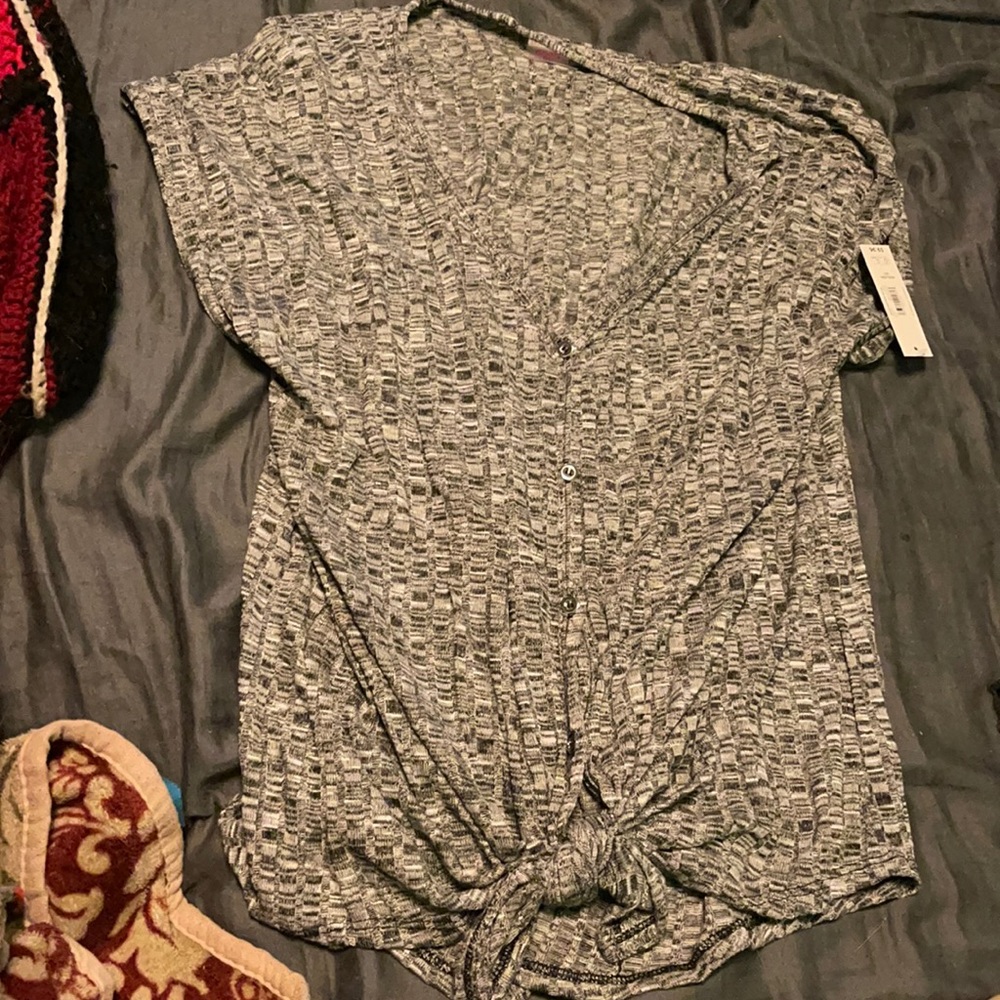 Button front rib top